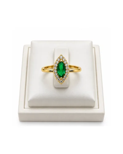 Anillo ovalado piedra verde